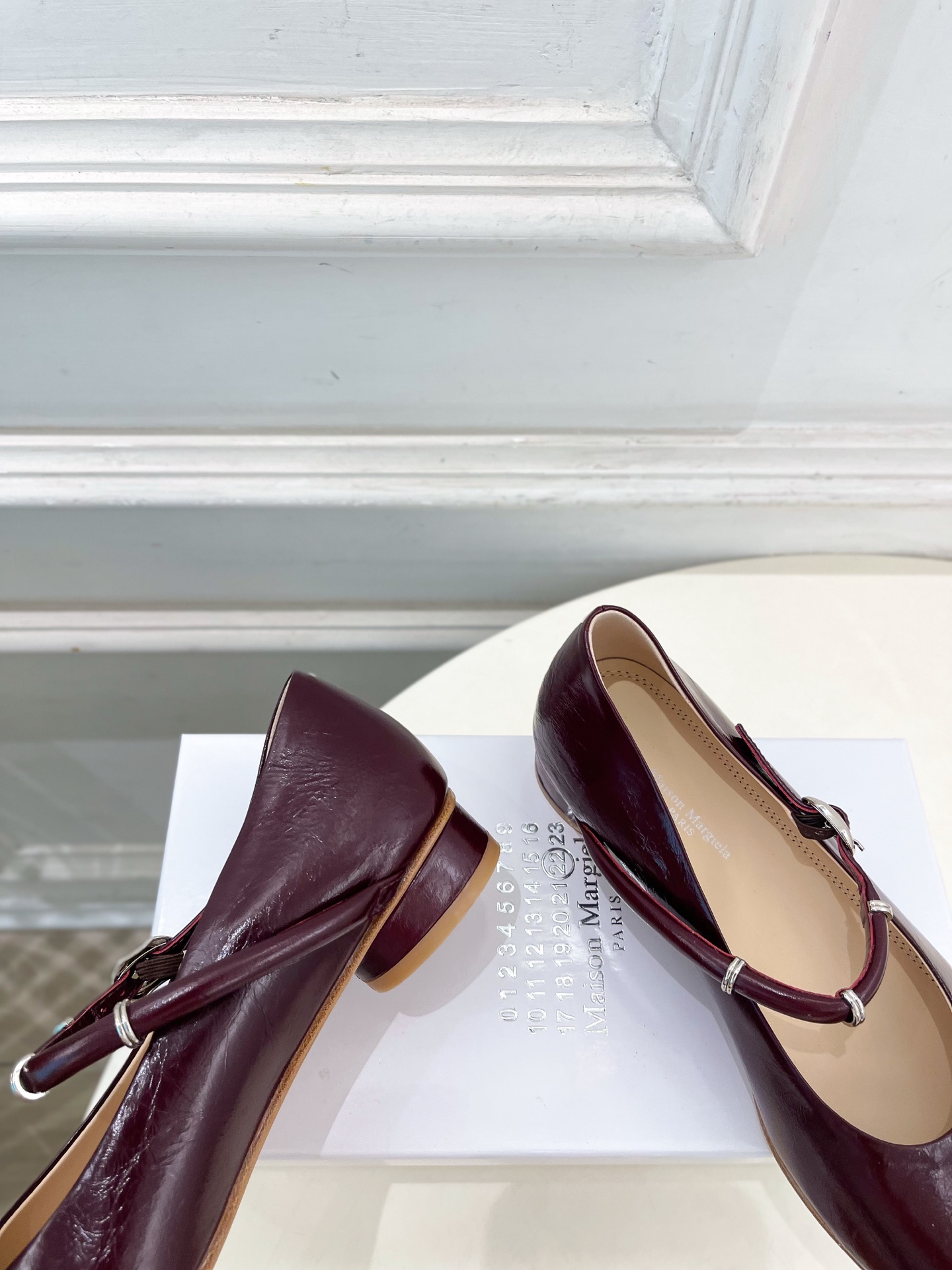 Maison Margiela· 马吉拉26𝐬𝐬 2026春夏新品 MM6复古分趾玛丽珍芭蕾鞋———————— MM6 Maison Margiela· 马吉拉26𝐬𝐬 2026春夏新品 MM6复古分趾玛丽珍芭蕾鞋———————— MM6