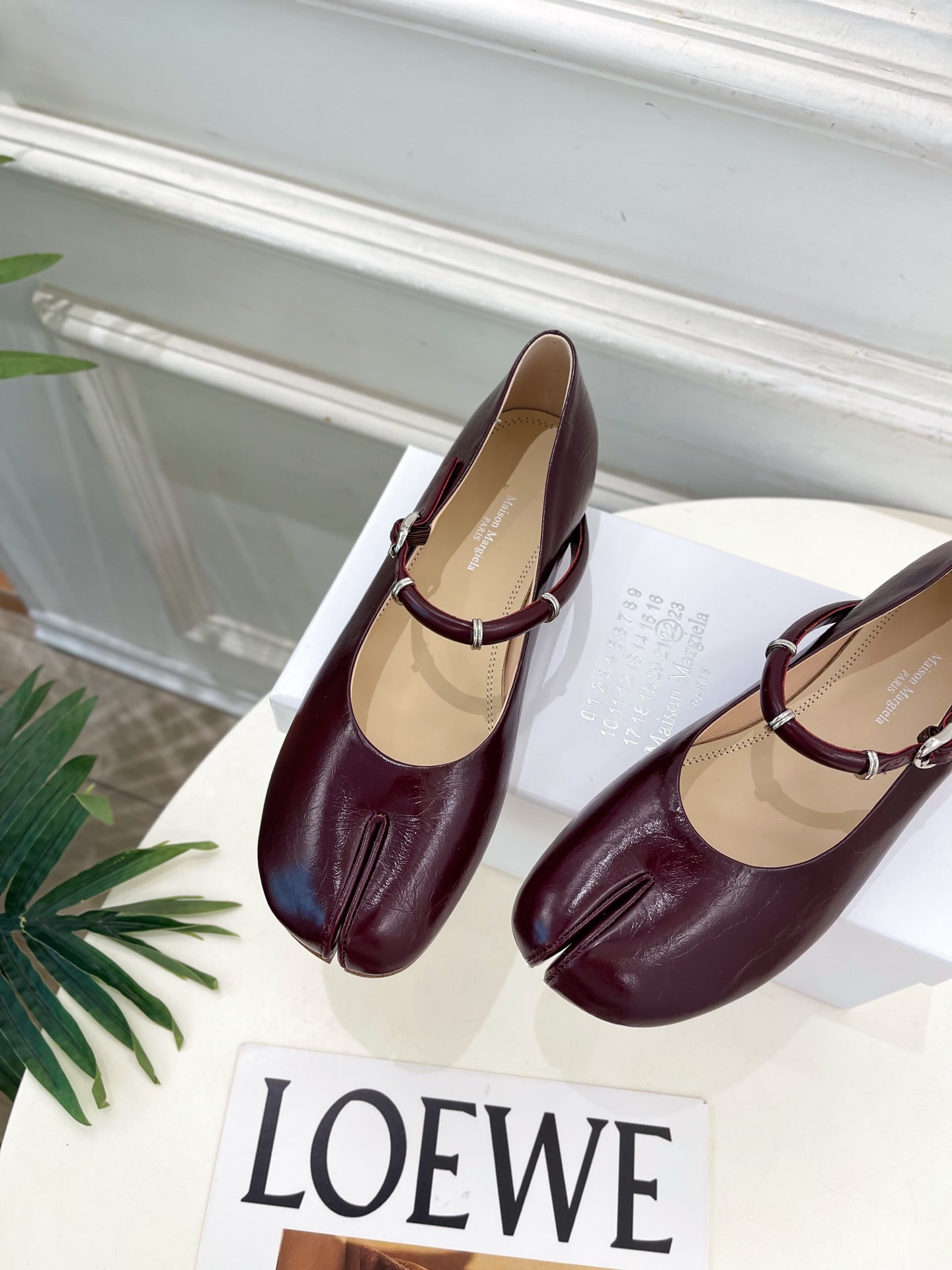 Maison Margiela· 马吉拉26𝐬𝐬 2026春夏新品 MM6复古分趾玛丽珍芭蕾鞋———————— MM6 Maison Margiela· 马吉拉26𝐬𝐬 2026春夏新品 MM6复古分趾玛丽珍芭蕾鞋———————— MM6