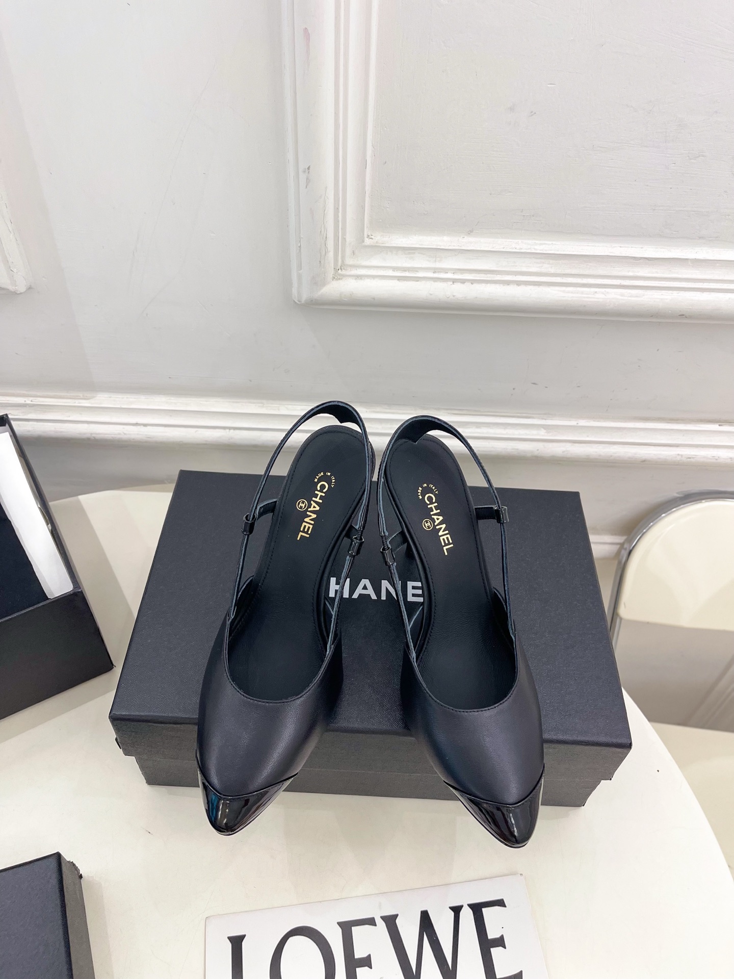 𝐂𝐇𝐀𝐍𝐄𝐋 | 小香 26𝐬𝐬 🦋2026 新品 专柜经典走秀款 小香双C拼色后空高跟凉鞋 系列上新〰 🍬 B 𝐂𝐇𝐀𝐍𝐄𝐋 | 小香 26𝐬𝐬 🦋2026 新品 专柜经典走秀款 小香双C拼色后空高跟凉鞋 系列上新〰 🍬 B