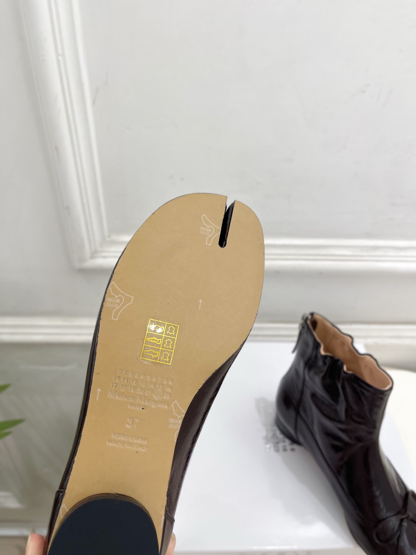 Maison Margiela· 马吉拉26𝐬𝐬 2026秋冬新品 MM6复古蝴蝶结褶皱分趾短靴———————— MM Maison Margiela· 马吉拉26𝐬𝐬 2026秋冬新品 MM6复古蝴蝶结褶皱分趾短靴———————— MM