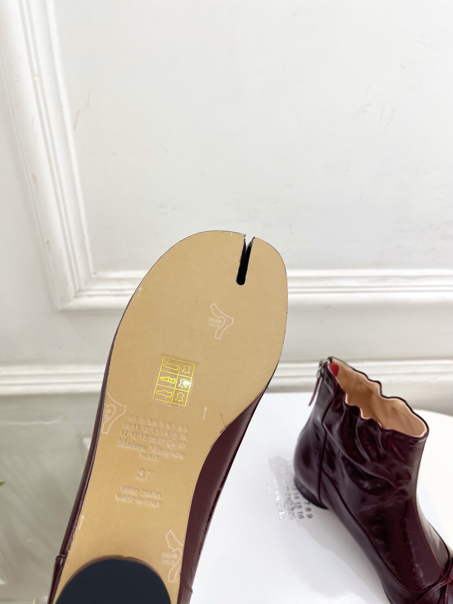 Maison Margiela· 马吉拉26𝐬𝐬 2026秋冬新品 MM6复古蝴蝶结褶皱分趾短靴———————— MM Maison Margiela· 马吉拉26𝐬𝐬 2026秋冬新品 MM6复古蝴蝶结褶皱分趾短靴———————— MM
