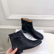 Maison Margiela· 马吉拉26𝐬𝐬 2026秋冬新品 MM6复古蝴蝶结褶皱分趾短靴———————— MM Maison Margiela· 马吉拉26𝐬𝐬 2026秋冬新品 MM6复古蝴蝶结褶皱分趾短靴———————— MM