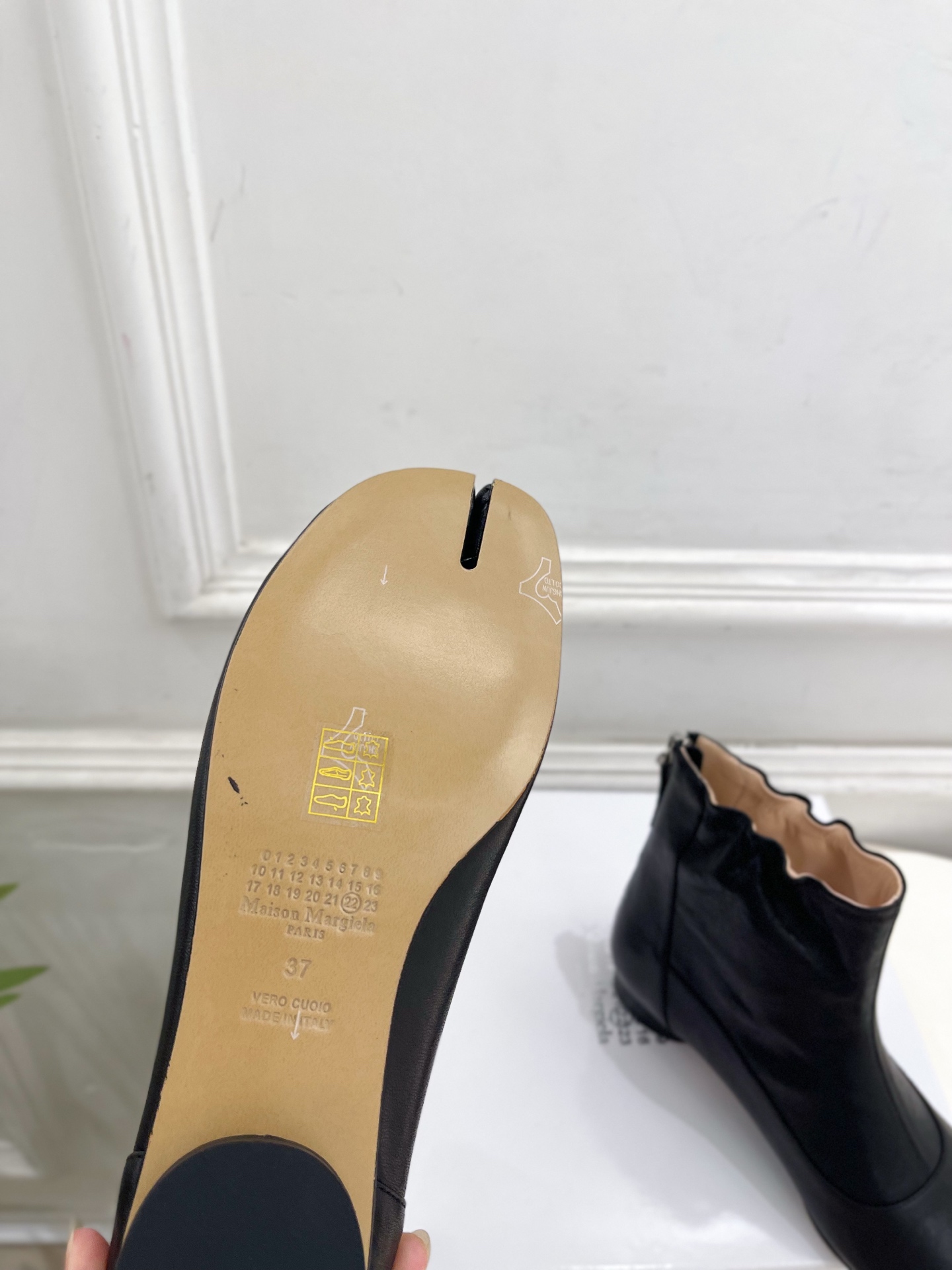 Maison Margiela· 马吉拉26𝐬𝐬 2026秋冬新品 MM6复古蝴蝶结褶皱分趾短靴———————— MM Maison Margiela· 马吉拉26𝐬𝐬 2026秋冬新品 MM6复古蝴蝶结褶皱分趾短靴———————— MM