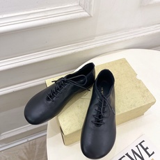 The row 2026新品 复古极简系带平底小皮鞋 ————————— 作为这两年最受欢迎的设计师牌,设计简单、细节巧 The row 2026新品 复古极简系带平底小皮鞋 ————————— 作为这两年最受欢迎的设计师牌,设计简单、细节巧