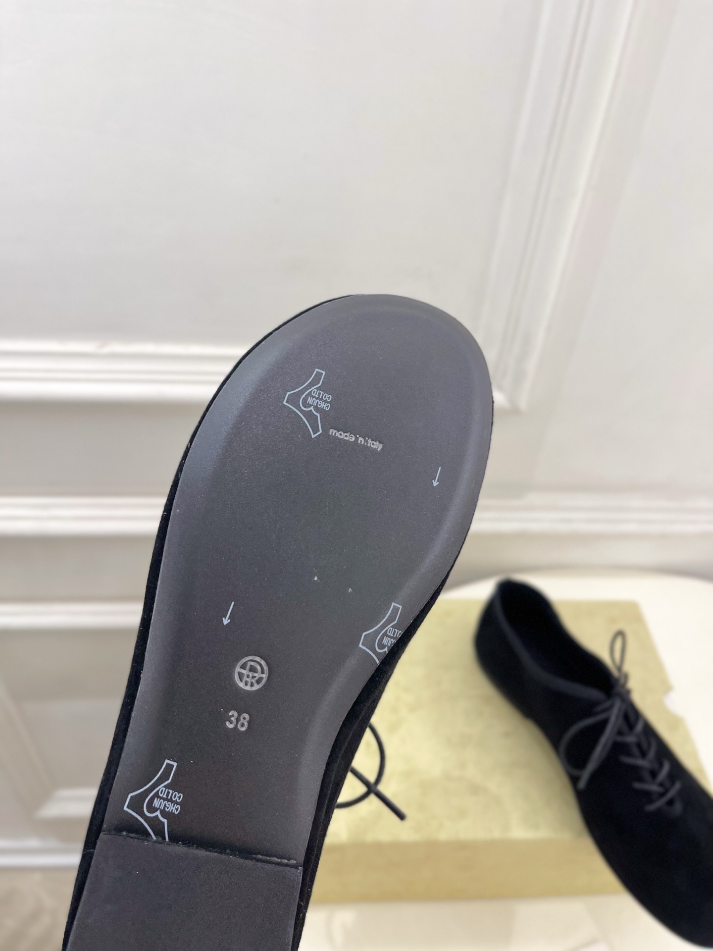 The row 2026新品 复古极简系带平底小皮鞋 ————————— 作为这两年最受欢迎的设计师牌,设计简单、细节巧 The row 2026新品 复古极简系带平底小皮鞋 ————————— 作为这两年最受欢迎的设计师牌,设计简单、细节巧