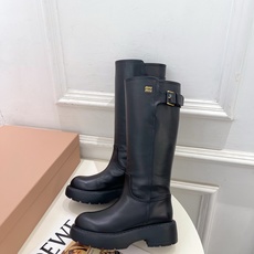 Miu Miu | 缪缪 26𝐬𝐬 🖤2026秋冬新品 专柜主打最新走秀款 复古厚底骑士靴直筒长靴 火爆上新! 🍒BS Miu Miu | 缪缪 26𝐬𝐬 🖤2026秋冬新品 专柜主打最新走秀款 复古厚底骑士靴直筒长靴 火爆上新! 🍒BS