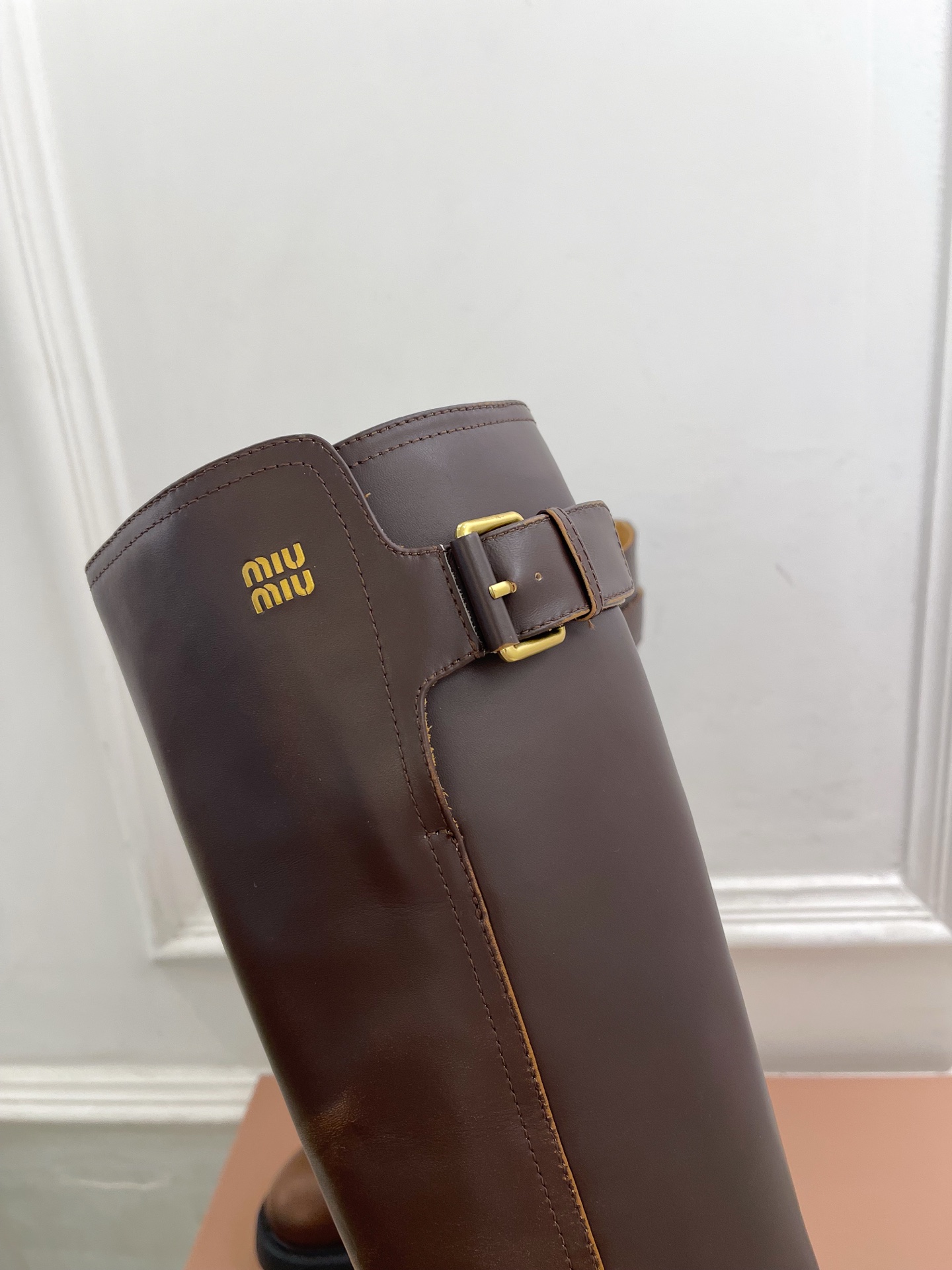 Miu Miu | 缪缪  26𝐬𝐬 🖤2026秋冬新品 专柜主打最新走秀款 复古厚底骑士靴直筒长靴 火爆上新！ 🍒BS