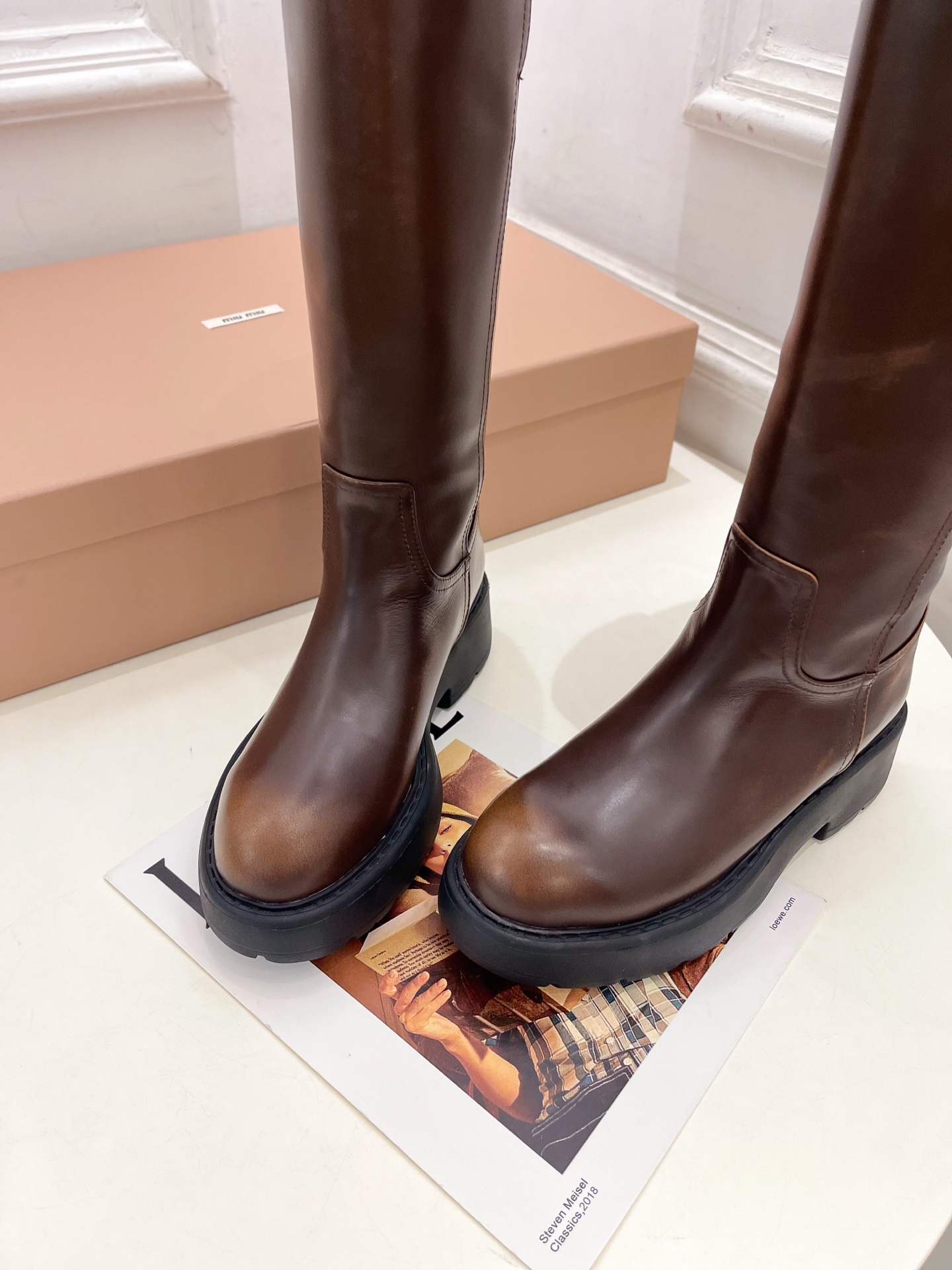 Miu Miu | 缪缪  26𝐬𝐬 🖤2026秋冬新品 专柜主打最新走秀款 复古厚底骑士靴直筒长靴 火爆上新！ 🍒BS