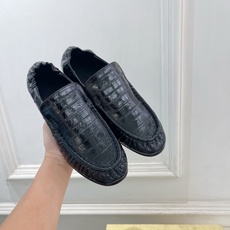 The row 2026春夏新品 复古褶皱粗跟乐福鞋 ————————— 作为这两年最受欢迎的设计师牌,设计简单、细节巧 The row 2026春夏新品 复古褶皱粗跟乐福鞋 ————————— 作为这两年最受欢迎的设计师牌,设计简单、细节巧