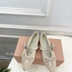 Miu Miu | 缪缪 26𝐬𝐬 🖤2026秋冬新品 专柜主打最新走秀款 尖头蝴蝶结皮带扣玛丽珍鞋 火爆上新! 🍒B Miu Miu | 缪缪 26𝐬𝐬 🖤2026秋冬新品 专柜主打最新走秀款 尖头蝴蝶结皮带扣玛丽珍鞋 火爆上新! 🍒B