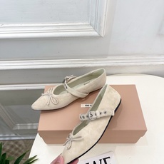 Miu Miu | 缪缪 26𝐬𝐬 🖤2026秋冬新品 专柜主打最新走秀款 尖头蝴蝶结皮带扣玛丽珍鞋 火爆上新! 🍒B Miu Miu | 缪缪 26𝐬𝐬 🖤2026秋冬新品 专柜主打最新走秀款 尖头蝴蝶结皮带扣玛丽珍鞋 火爆上新! 🍒B