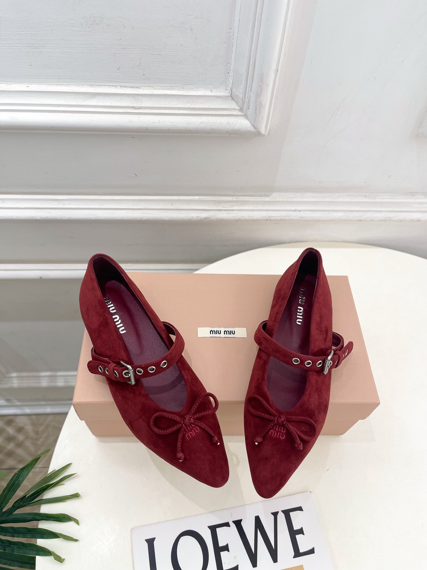 Miu Miu | 缪缪 26𝐬𝐬 🖤2026秋冬新品 专柜主打最新走秀款 尖头蝴蝶结皮带扣玛丽珍鞋 火爆上新! 🍒B Miu Miu | 缪缪 26𝐬𝐬 🖤2026秋冬新品 专柜主打最新走秀款 尖头蝴蝶结皮带扣玛丽珍鞋 火爆上新! 🍒B