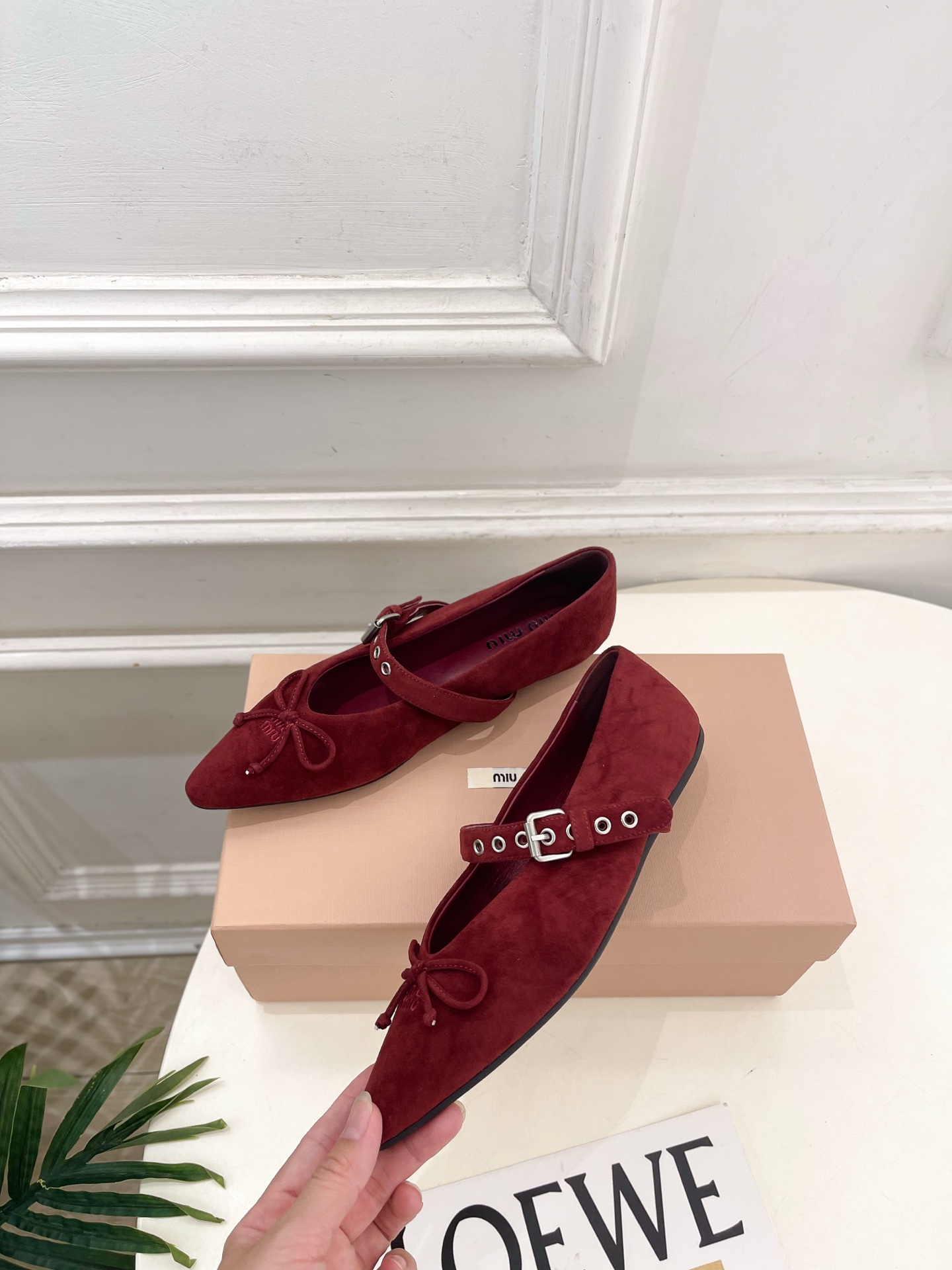 Miu Miu | 缪缪 26𝐬𝐬 🖤2026秋冬新品 专柜主打最新走秀款 尖头蝴蝶结皮带扣玛丽珍鞋 火爆上新! 🍒B Miu Miu | 缪缪 26𝐬𝐬 🖤2026秋冬新品 专柜主打最新走秀款 尖头蝴蝶结皮带扣玛丽珍鞋 火爆上新! 🍒B
