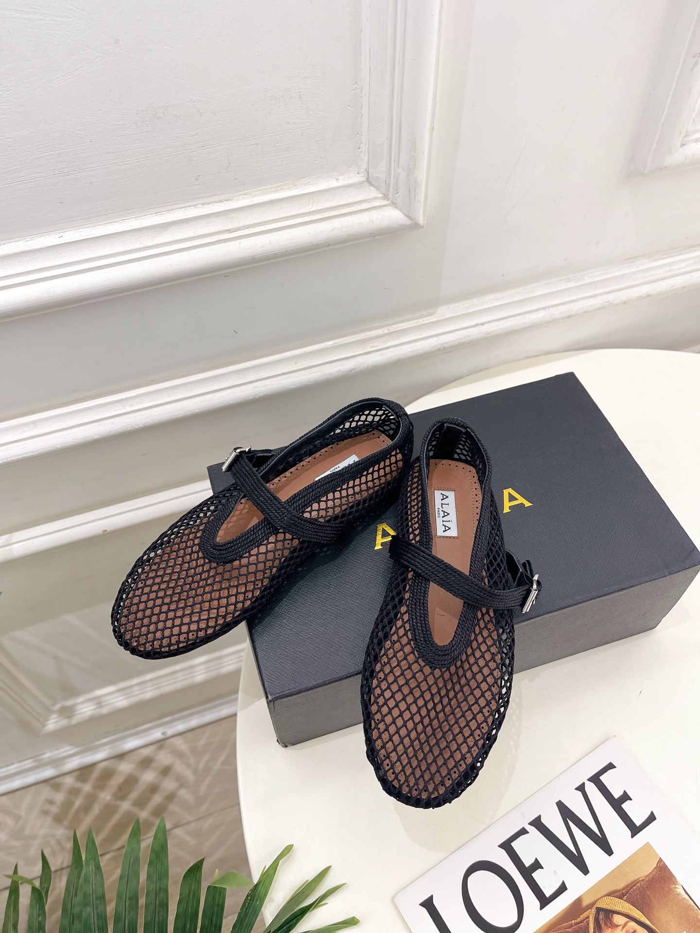 ALAÏA 阿莱亚26𝐬𝐬   2026春夏新品 秀场同款 经典镂空渔网平底玛丽珍鞋 ————————— Alaïa作为