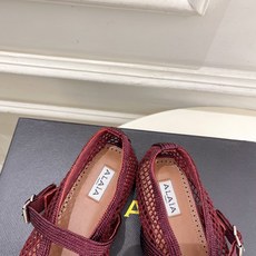 ALAÏA 阿莱亚26𝐬𝐬 2026春夏新品 秀场同款 经典镂空渔网平底玛丽珍鞋 ————————— Alaïa作为 ALAÏA 阿莱亚26𝐬𝐬 2026春夏新品 秀场同款 经典镂空渔网平底玛丽珍鞋 ————————— Alaïa作为