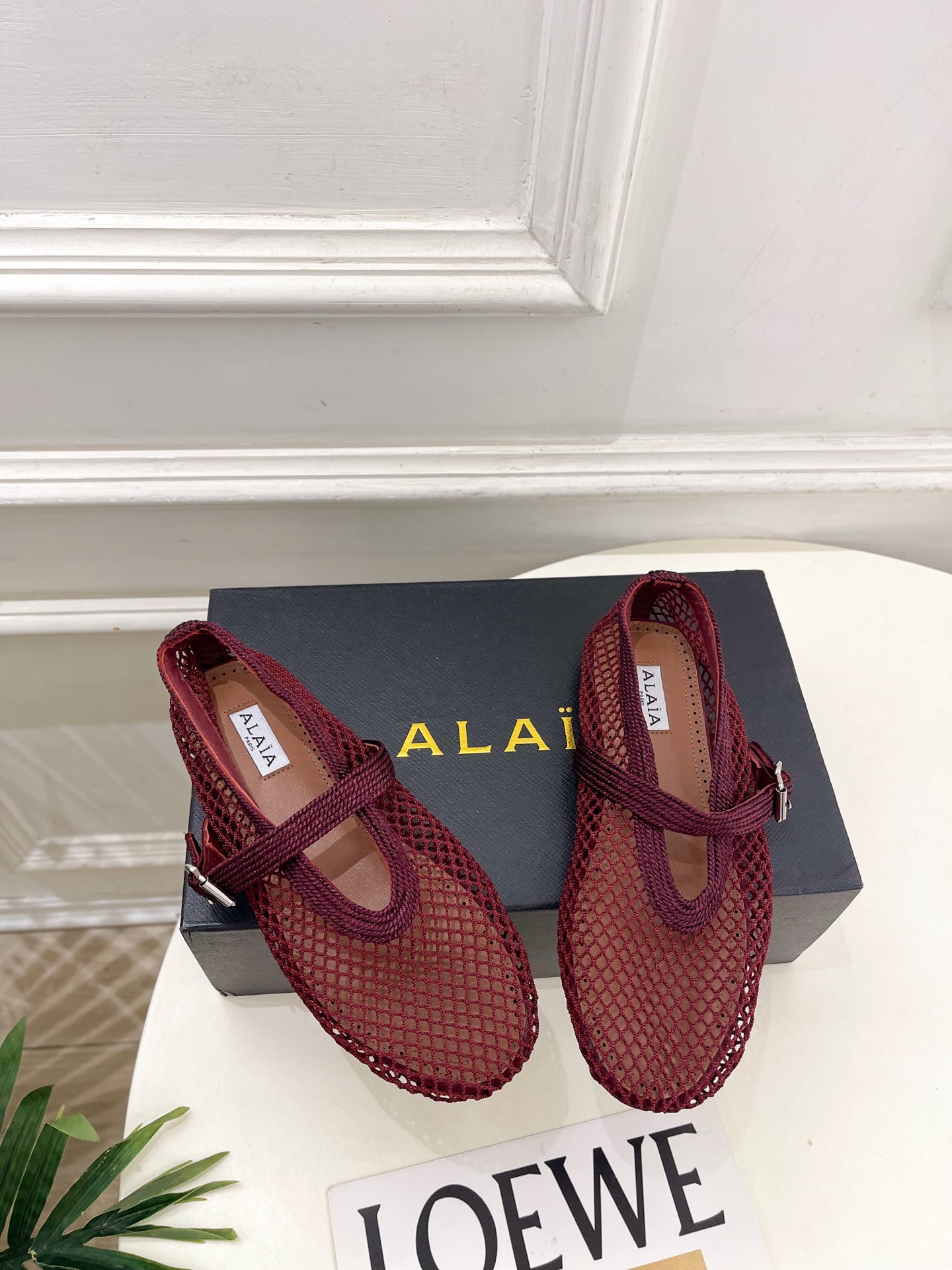 ALAÏA 阿莱亚26𝐬𝐬 2026春夏新品 秀场同款 经典镂空渔网平底玛丽珍鞋 ————————— Alaïa作为 ALAÏA 阿莱亚26𝐬𝐬 2026春夏新品 秀场同款 经典镂空渔网平底玛丽珍鞋 ————————— Alaïa作为