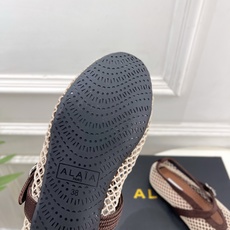 ALAÏA 阿莱亚26𝐬𝐬 2026春夏新品 秀场同款 经典镂空渔网平底玛丽珍鞋 ————————— Alaïa作为 ALAÏA 阿莱亚26𝐬𝐬 2026春夏新品 秀场同款 经典镂空渔网平底玛丽珍鞋 ————————— Alaïa作为