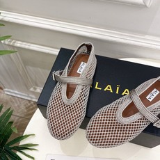 ALAÏA 阿莱亚26𝐬𝐬 2026春夏新品 秀场同款 经典镂空渔网平底玛丽珍鞋 ————————— Alaïa作为 ALAÏA 阿莱亚26𝐬𝐬 2026春夏新品 秀场同款 经典镂空渔网平底玛丽珍鞋 ————————— Alaïa作为