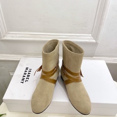 ISABEL MARANT | 伊莎贝尔 26𝐬𝐬 2026秋冬新品 经典复古绑带流苏短靴———————————— 一 ISABEL MARANT | 伊莎贝尔 26𝐬𝐬 2026秋冬新品 经典复古绑带流苏短靴———————————— 一