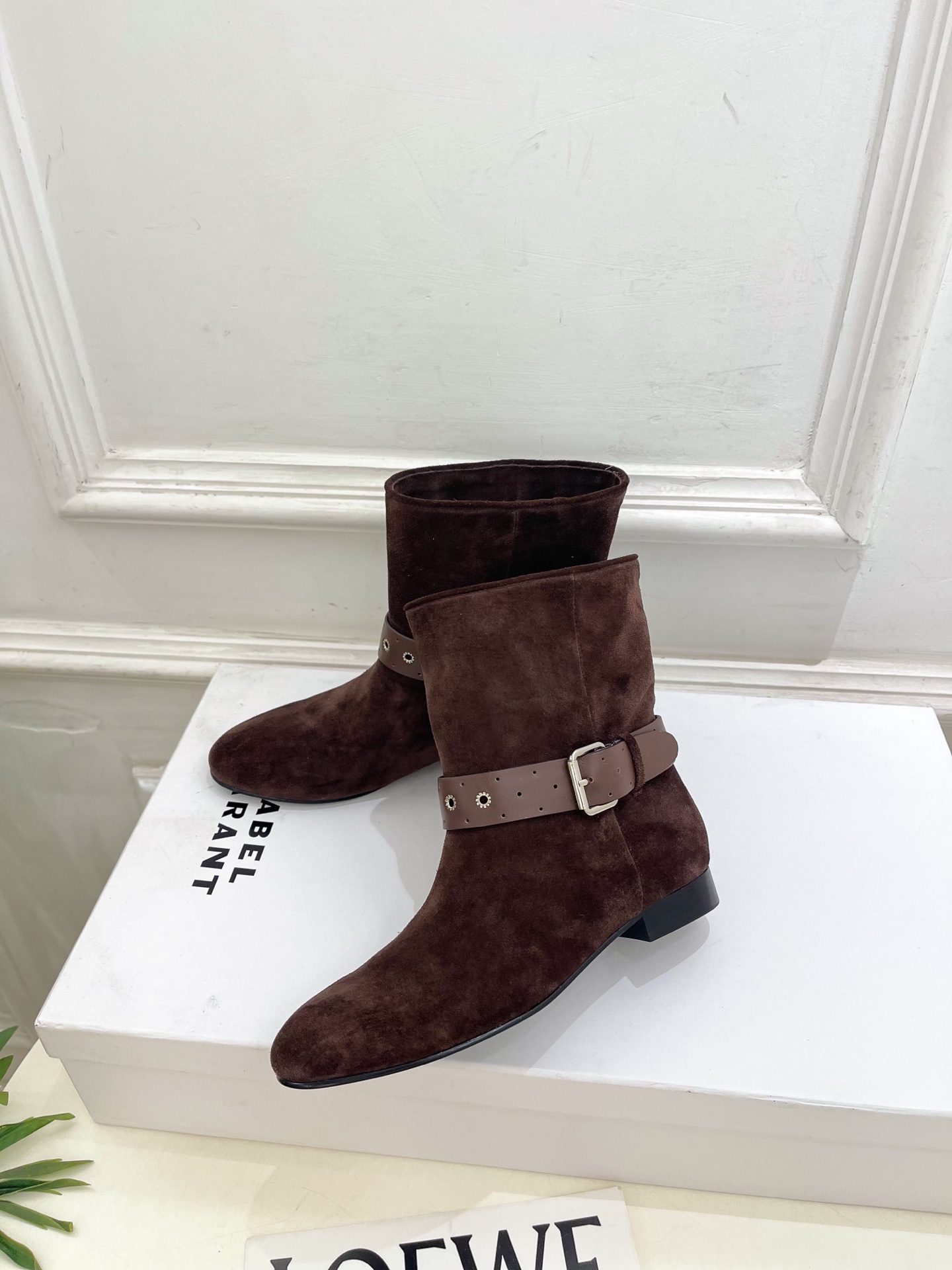 ISABEL MARANT | 伊莎贝尔 26𝐬𝐬 2026秋冬新品 经典复古皮带扣短靴———————————— 一个 ISABEL MARANT | 伊莎贝尔 26𝐬𝐬 2026秋冬新品 经典复古皮带扣短靴———————————— 一个