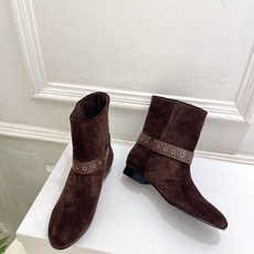 ISABEL MARANT | 伊莎贝尔 26𝐬𝐬 2026秋冬新品 经典复古皮带扣短靴———————————— 一个 ISABEL MARANT | 伊莎贝尔 26𝐬𝐬 2026秋冬新品 经典复古皮带扣短靴———————————— 一个