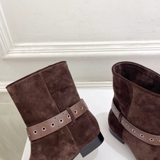 ISABEL MARANT | 伊莎贝尔 26𝐬𝐬 2026秋冬新品 经典复古皮带扣短靴———————————— 一个 ISABEL MARANT | 伊莎贝尔 26𝐬𝐬 2026秋冬新品 经典复古皮带扣短靴———————————— 一个