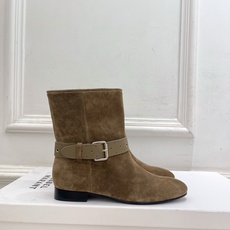 ISABEL MARANT | 伊莎贝尔 26𝐬𝐬 2026秋冬新品 经典复古皮带扣短靴———————————— 一个 ISABEL MARANT | 伊莎贝尔 26𝐬𝐬 2026秋冬新品 经典复古皮带扣短靴———————————— 一个