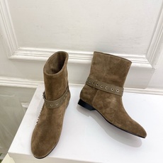 ISABEL MARANT | 伊莎贝尔 26𝐬𝐬 2026秋冬新品 经典复古皮带扣短靴———————————— 一个 ISABEL MARANT | 伊莎贝尔 26𝐬𝐬 2026秋冬新品 经典复古皮带扣短靴———————————— 一个