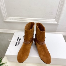 ISABEL MARANT | 伊莎贝尔 26𝐬𝐬 2026秋冬新品 经典复古皮带扣短靴———————————— 一个 ISABEL MARANT | 伊莎贝尔 26𝐬𝐬 2026秋冬新品 经典复古皮带扣短靴———————————— 一个