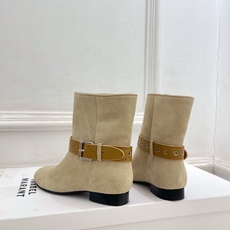 ISABEL MARANT | 伊莎贝尔 26𝐬𝐬 2026秋冬新品 经典复古皮带扣短靴———————————— 一个 ISABEL MARANT | 伊莎贝尔 26𝐬𝐬 2026秋冬新品 经典复古皮带扣短靴———————————— 一个