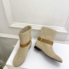 ISABEL MARANT | 伊莎贝尔 26𝐬𝐬 2026秋冬新品 经典复古皮带扣短靴———————————— 一个 ISABEL MARANT | 伊莎贝尔 26𝐬𝐬 2026秋冬新品 经典复古皮带扣短靴———————————— 一个