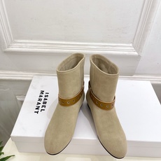 ISABEL MARANT | 伊莎贝尔 26𝐬𝐬 2026秋冬新品 经典复古皮带扣短靴———————————— 一个 ISABEL MARANT | 伊莎贝尔 26𝐬𝐬 2026秋冬新品 经典复古皮带扣短靴———————————— 一个