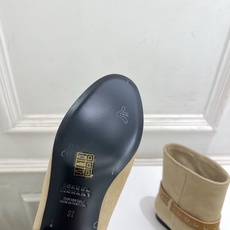 ISABEL MARANT | 伊莎贝尔 26𝐬𝐬 2026秋冬新品 经典复古皮带扣短靴———————————— 一个 ISABEL MARANT | 伊莎贝尔 26𝐬𝐬 2026秋冬新品 经典复古皮带扣短靴———————————— 一个