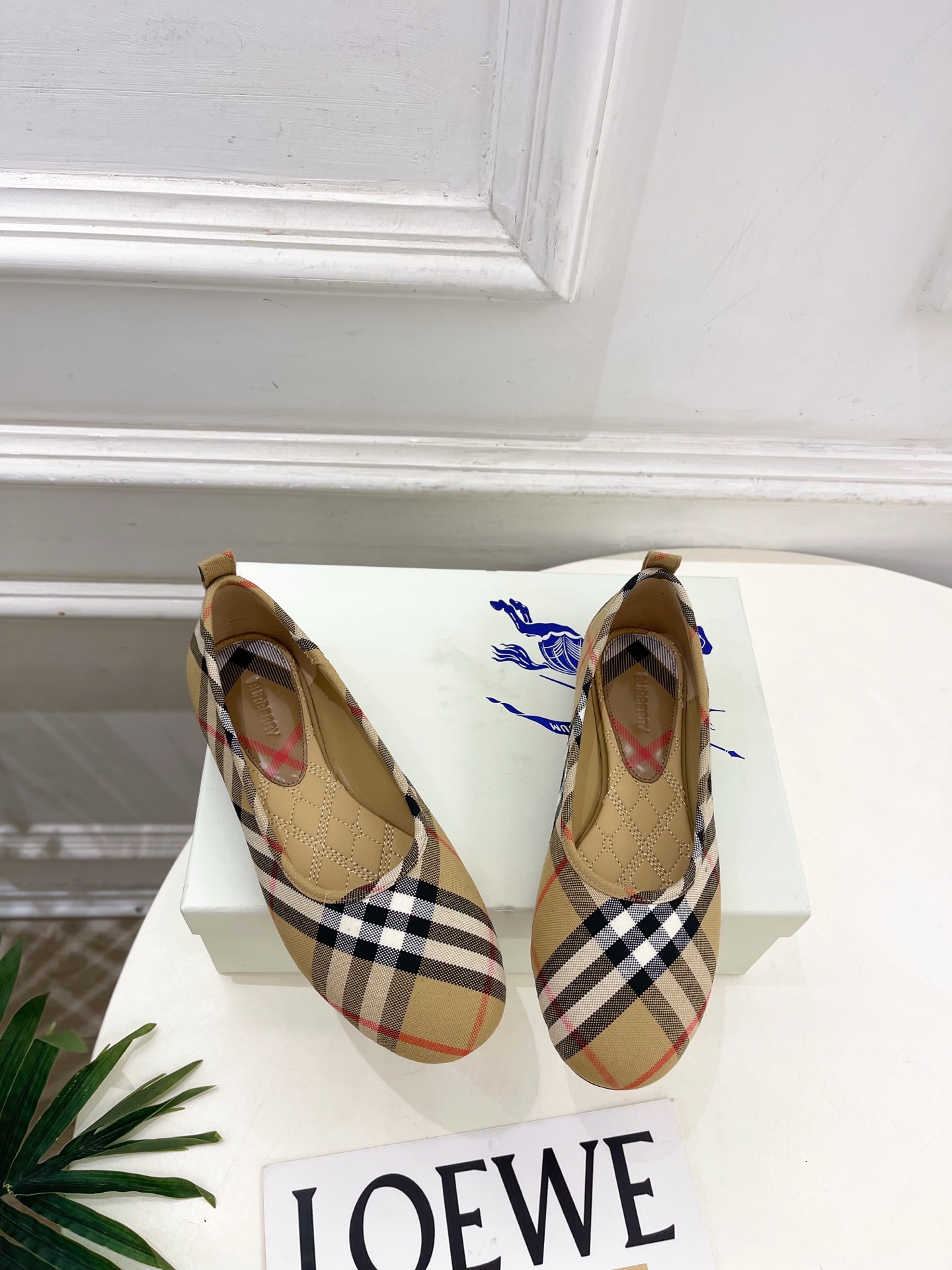 Burberry巴宝莉 2026新品 复古经典格纹平底芭蕾舞鞋 ————————— 作为这两年最受欢迎的设计师牌，设计简
