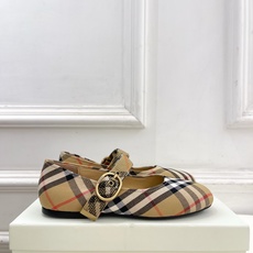 Burberry巴宝莉 2026新品 经典格纹玛丽珍平底单鞋 ————————— 作为这两年最受欢迎的设计师牌,设计简单 Burberry巴宝莉 2026新品 经典格纹玛丽珍平底单鞋 ————————— 作为这两年最受欢迎的设计师牌,设计简单