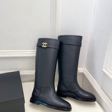 𝐂𝐇𝐀𝐍𝐄𝐋 | 小香 26𝐬𝐬 🦋2026 秋冬新品 专柜经典走秀款 小香双C金属皮带扣骑士短靴 长靴 系列上新 𝐂𝐇𝐀𝐍𝐄𝐋 | 小香 26𝐬𝐬 🦋2026 秋冬新品 专柜经典走秀款 小香双C金属皮带扣骑士短靴 长靴 系列上新