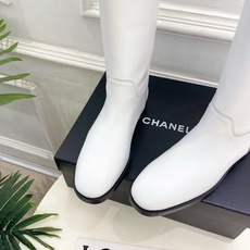 𝐂𝐇𝐀𝐍𝐄𝐋 | 小香 26𝐬𝐬 🦋2026 秋冬新品 专柜经典走秀款 小香双C金属皮带扣骑士短靴 长靴 系列上新 𝐂𝐇𝐀𝐍𝐄𝐋 | 小香 26𝐬𝐬 🦋2026 秋冬新品 专柜经典走秀款 小香双C金属皮带扣骑士短靴 长靴 系列上新