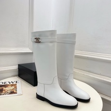 𝐂𝐇𝐀𝐍𝐄𝐋 | 小香 26𝐬𝐬 🦋2026 秋冬新品 专柜经典走秀款 小香双C金属皮带扣骑士短靴 长靴 系列上新 𝐂𝐇𝐀𝐍𝐄𝐋 | 小香 26𝐬𝐬 🦋2026 秋冬新品 专柜经典走秀款 小香双C金属皮带扣骑士短靴 长靴 系列上新