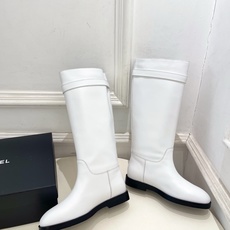 𝐂𝐇𝐀𝐍𝐄𝐋 | 小香 26𝐬𝐬 🦋2026 秋冬新品 专柜经典走秀款 小香双C金属皮带扣骑士短靴 长靴 系列上新 𝐂𝐇𝐀𝐍𝐄𝐋 | 小香 26𝐬𝐬 🦋2026 秋冬新品 专柜经典走秀款 小香双C金属皮带扣骑士短靴 长靴 系列上新