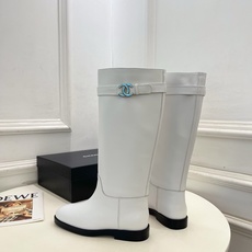 𝐂𝐇𝐀𝐍𝐄𝐋 | 小香 26𝐬𝐬 🦋2026 秋冬新品 专柜经典走秀款 小香双C金属皮带扣骑士短靴 长靴 系列上新 𝐂𝐇𝐀𝐍𝐄𝐋 | 小香 26𝐬𝐬 🦋2026 秋冬新品 专柜经典走秀款 小香双C金属皮带扣骑士短靴 长靴 系列上新