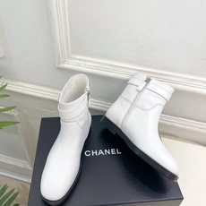 𝐂𝐇𝐀𝐍𝐄𝐋 | 小香 26𝐬𝐬 🦋2026 秋冬新品 专柜经典走秀款 小香双C金属皮带扣骑士短靴 长靴 系列上新 𝐂𝐇𝐀𝐍𝐄𝐋 | 小香 26𝐬𝐬 🦋2026 秋冬新品 专柜经典走秀款 小香双C金属皮带扣骑士短靴 长靴 系列上新