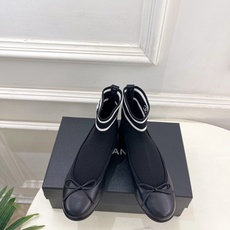 𝐂𝐇𝐀𝐍𝐄𝐋 | 小香 26𝐬𝐬 🦋2026 秋冬新品 专柜经典走秀款 小香双C拼色蝴蝶结袜子休闲短靴 系列上新 𝐂𝐇𝐀𝐍𝐄𝐋 | 小香 26𝐬𝐬 🦋2026 秋冬新品 专柜经典走秀款 小香双C拼色蝴蝶结袜子休闲短靴 系列上新