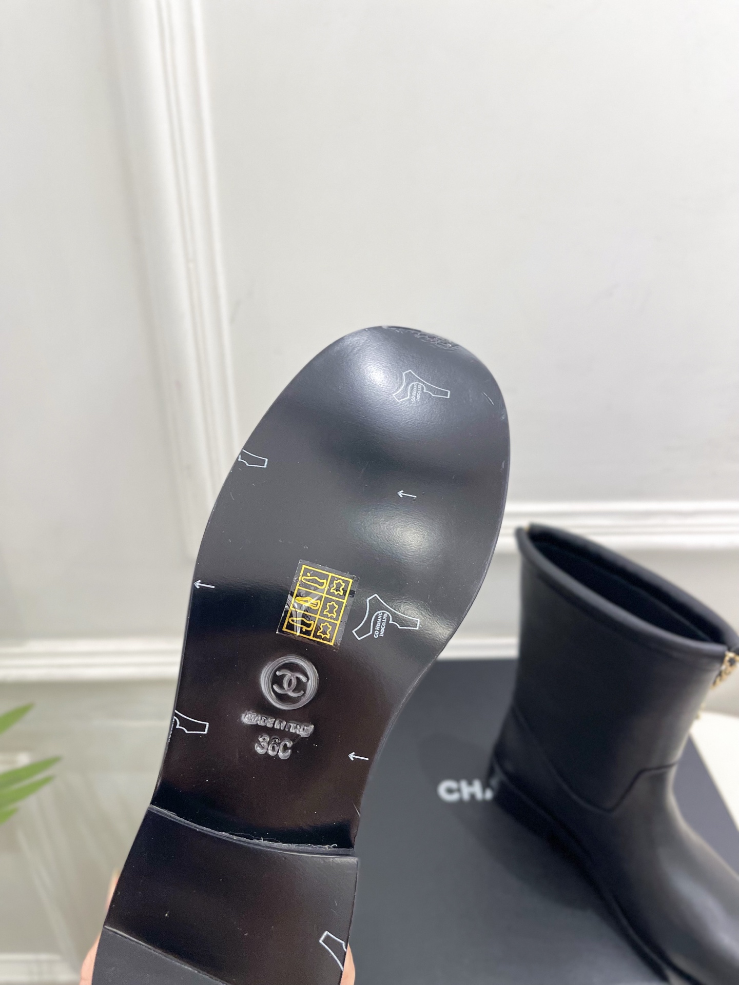 𝐂𝐇𝐀𝐍𝐄𝐋  | 小香  26𝐬𝐬  🦋2026 秋冬新品 专柜经典走秀款 经典双C四叶草链条骑士靴 高筒靴系列上新〰