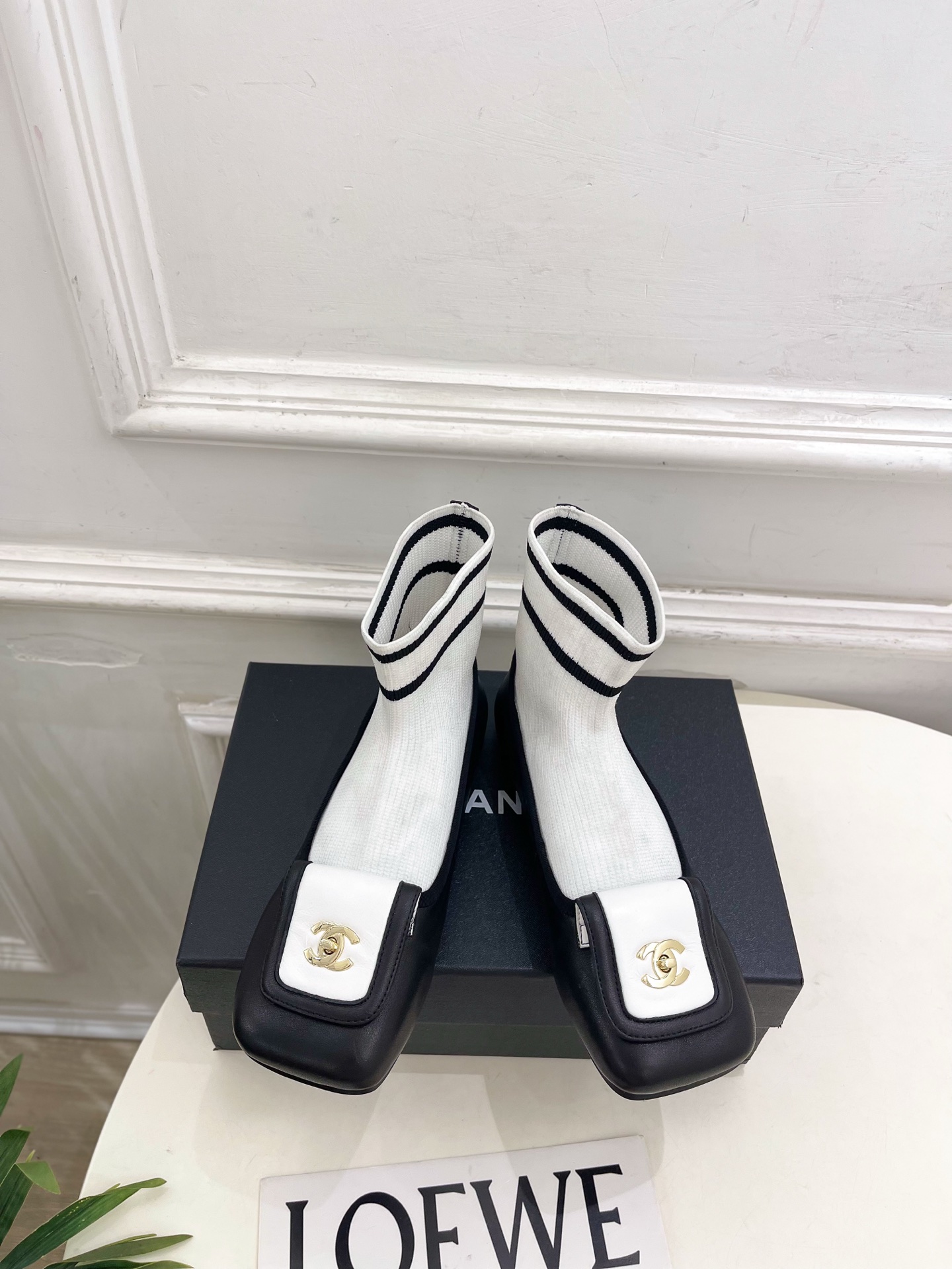 𝐂𝐇𝐀𝐍𝐄𝐋 | 小香 26𝐬𝐬 🦋2026 秋冬新品 专柜经典走秀款 小香双C翻盖书包扣休闲袜子短靴 系列上新〰 𝐂𝐇𝐀𝐍𝐄𝐋 | 小香 26𝐬𝐬 🦋2026 秋冬新品 专柜经典走秀款 小香双C翻盖书包扣休闲袜子短靴 系列上新〰