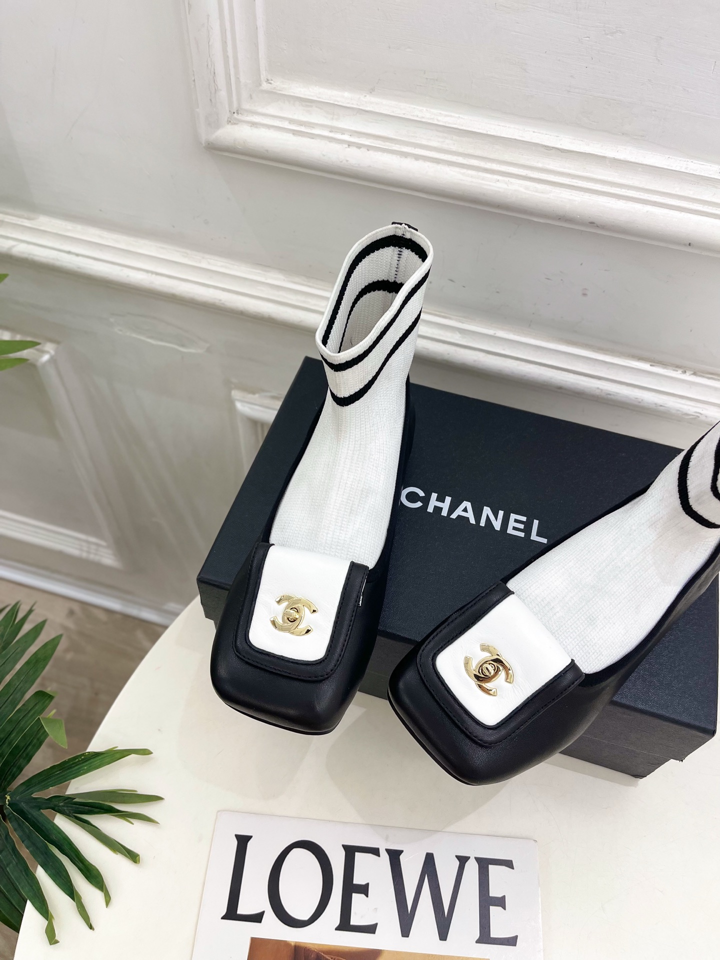 𝐂𝐇𝐀𝐍𝐄𝐋 | 小香 26𝐬𝐬 🦋2026 秋冬新品 专柜经典走秀款 小香双C翻盖书包扣休闲袜子短靴 系列上新〰 𝐂𝐇𝐀𝐍𝐄𝐋 | 小香 26𝐬𝐬 🦋2026 秋冬新品 专柜经典走秀款 小香双C翻盖书包扣休闲袜子短靴 系列上新〰