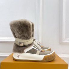 LV | 路易威登 26𝐬𝐬 🧡💚2026秋冬新款 顶级版本⚠️ 专柜主打最新秀款 LV 厚底高帮羊毛情侣款休闲毛 LV | 路易威登 26𝐬𝐬 🧡💚2026秋冬新款 顶级版本⚠️ 专柜主打最新秀款 LV 厚底高帮羊毛情侣款休闲毛