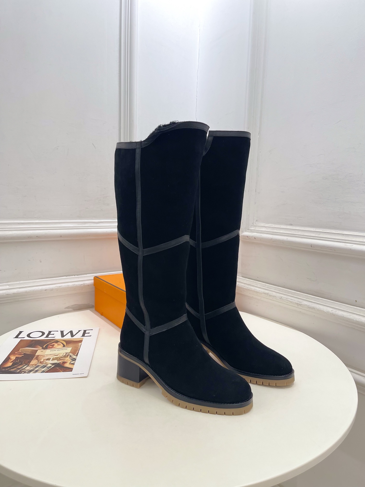 🐎𝐇𝐄𝐑𝐌𝐄* 爱玛仕 26𝐬𝐬 🌈专柜新款 2026秋冬新品 经典复古高筒粗跟毛毛雪地靴系列〰 ◽鞋面:原版特定小 🐎𝐇𝐄𝐑𝐌𝐄* 爱玛仕 26𝐬𝐬 🌈专柜新款 2026秋冬新品 经典复古高筒粗跟毛毛雪地靴系列〰 ◽鞋面:原版特定小