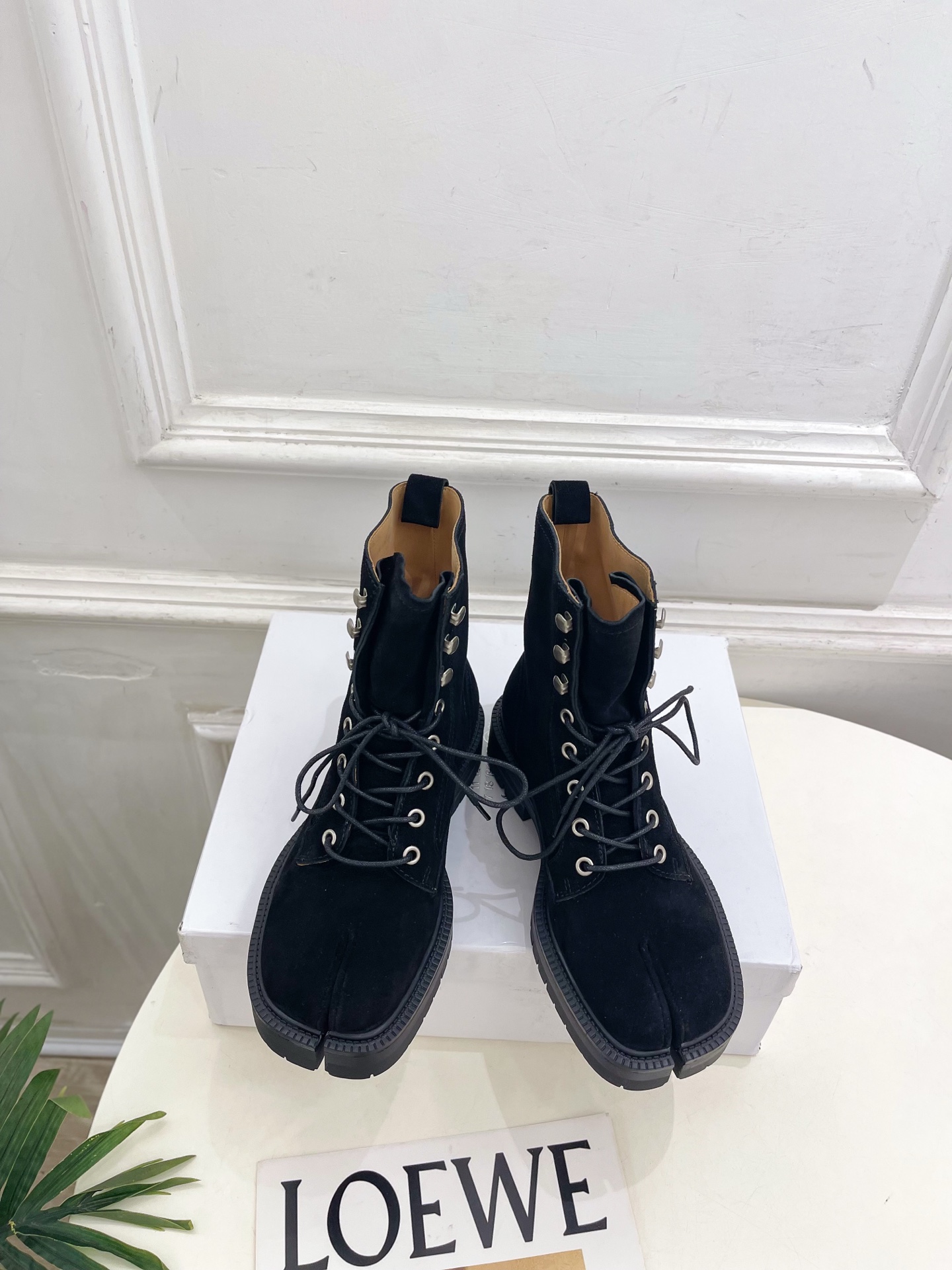 Maison Margiela· 马吉拉26𝐬𝐬  2026秋冬新品 MM6系带分趾情侣款马丁靴短靴———————— M