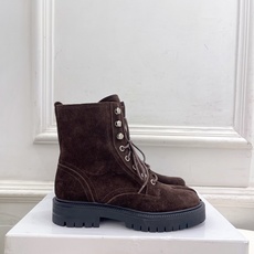 Maison Margiela· 马吉拉26𝐬𝐬 2026秋冬新品 MM6系带分趾情侣款马丁靴短靴———————— M Maison Margiela· 马吉拉26𝐬𝐬 2026秋冬新品 MM6系带分趾情侣款马丁靴短靴———————— M