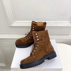 Maison Margiela· 马吉拉26𝐬𝐬 2026秋冬新品 MM6系带分趾情侣款马丁靴短靴———————— M Maison Margiela· 马吉拉26𝐬𝐬 2026秋冬新品 MM6系带分趾情侣款马丁靴短靴———————— M